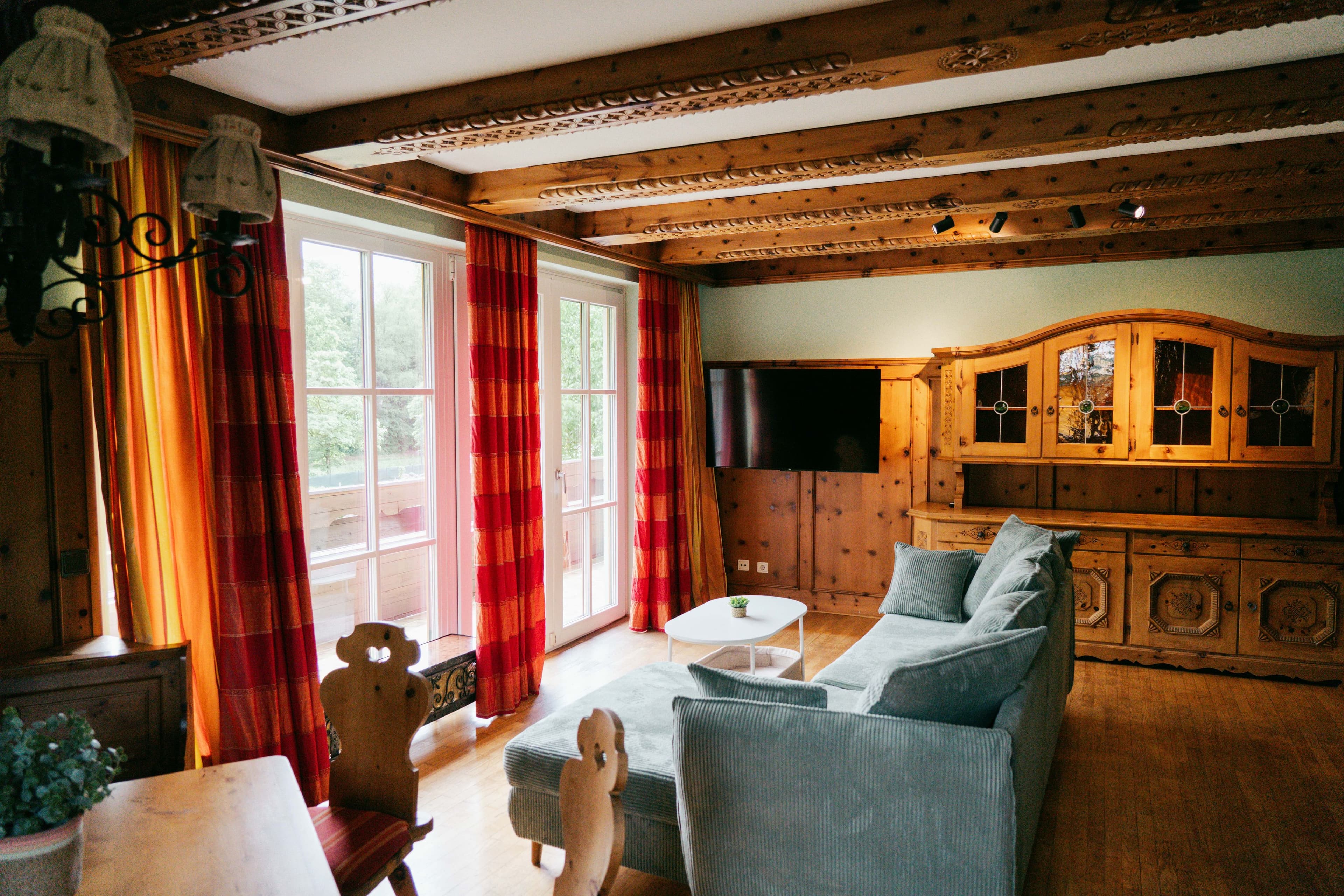 Apartment 2 - Gemütliches Apartment mit Zirbenstube und Balkon